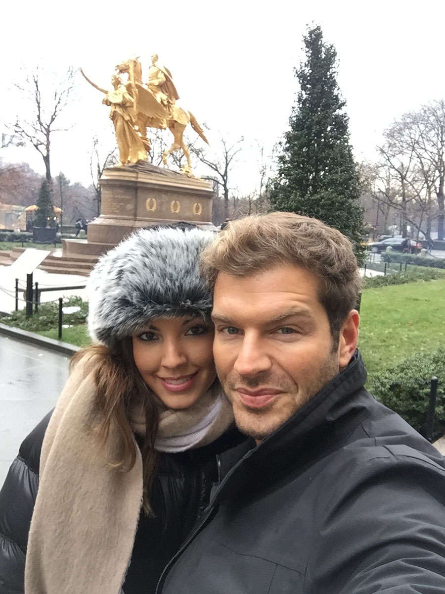 Darek y su novia Candela Gomez NYC Turismo